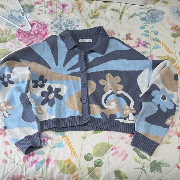 Hollister Women's Blue and Cream Cardigan - Picture 4 of 6